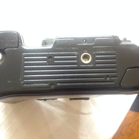 Nikon 8008s Film Camera - Picture 5 of 8